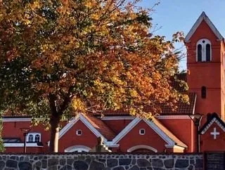 Rødovrekirke efterår